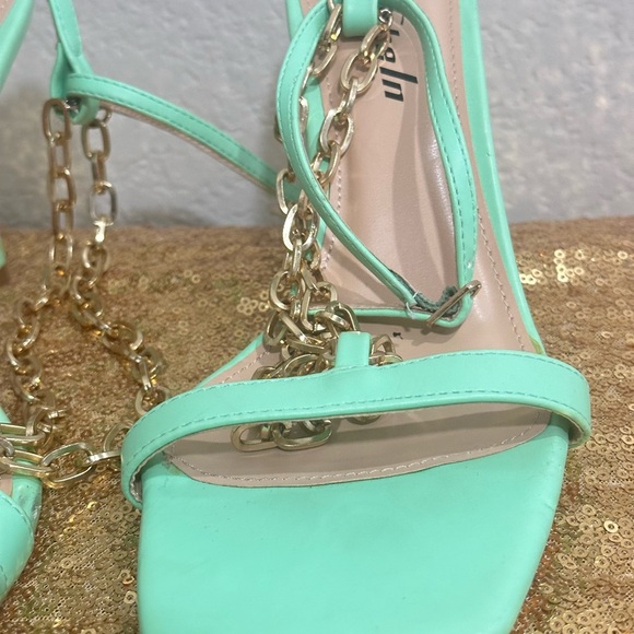 Chain Heels Ankle Strap 4in heel size 9 - Picture 5 of 6